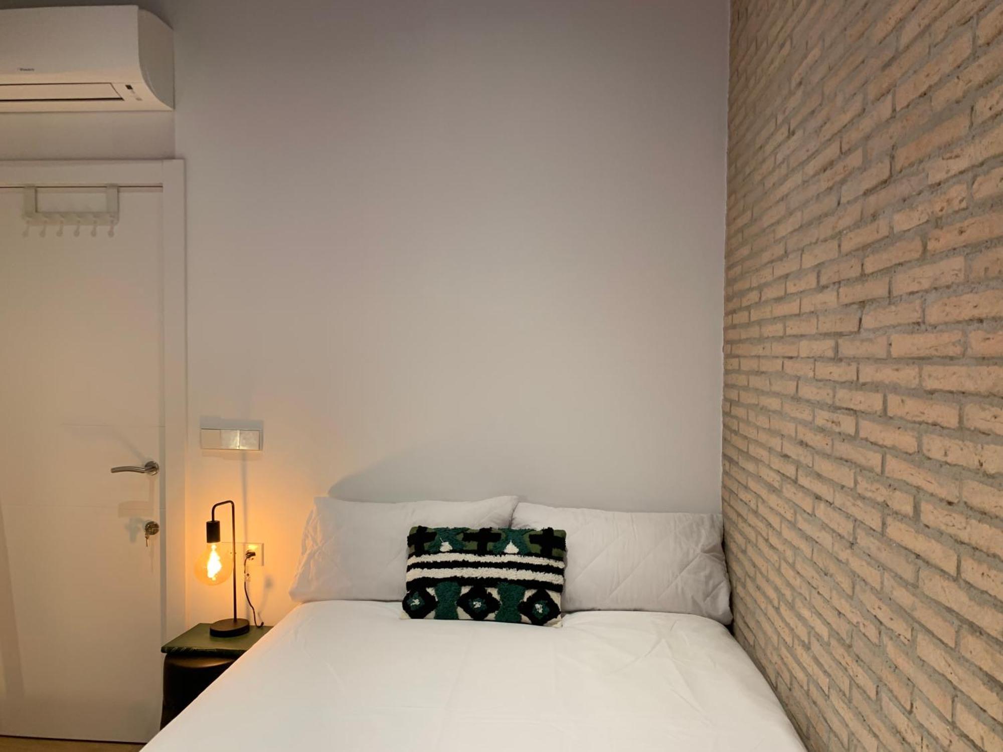 La Reina Beach Rooms Valencia Luaran gambar